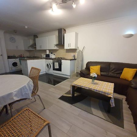 Eastwood Rooms Goodmayes Экстерьер фото