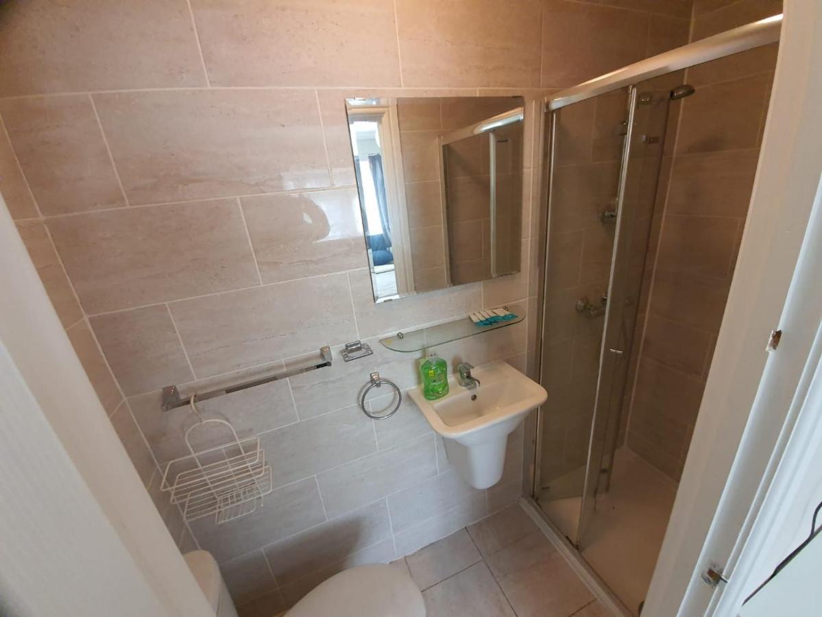 Eastwood Rooms Goodmayes Экстерьер фото